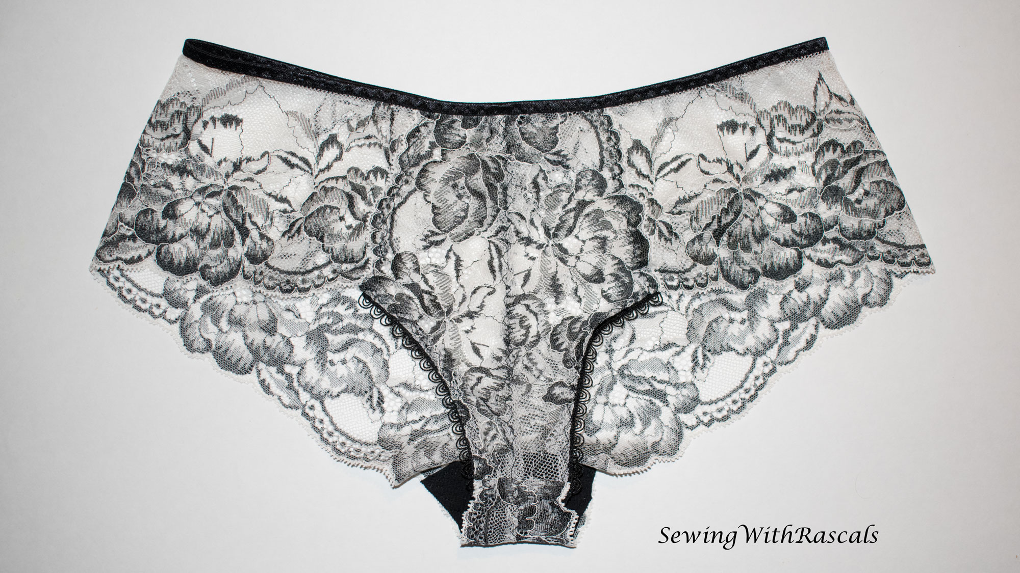 Free Pattern! Violet Panties from Sewy.de - Sewing With Rascals